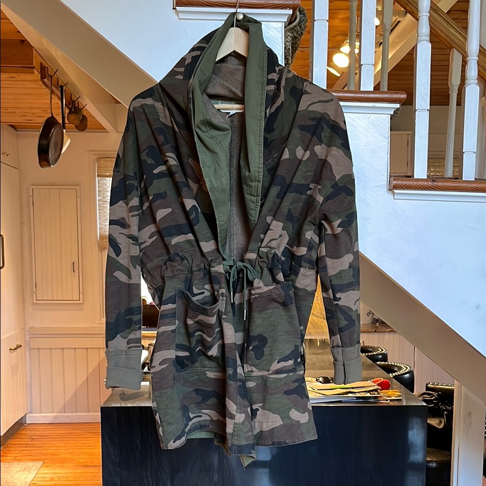 Camouflage Hooded Jacket